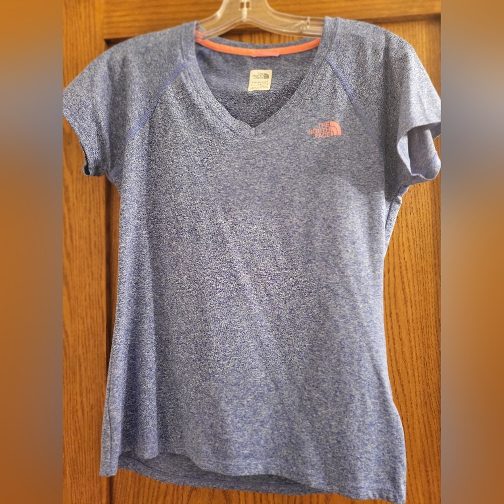 The North Face Women's purple V-Neck tech Top